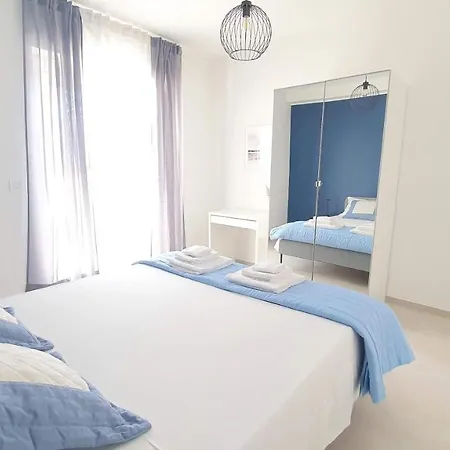 Villa Mediterranea Apartments - Seaview, Pool & Garden Bari Exterior photo