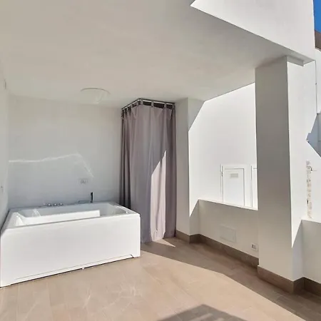 Villa Mediterranea Apartments - Seaview, Pool & Garden Bari Exterior photo