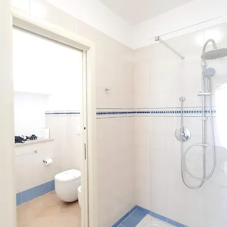 Villa Mediterranea Apartments - Seaview, Pool & Garden Bari Exterior photo