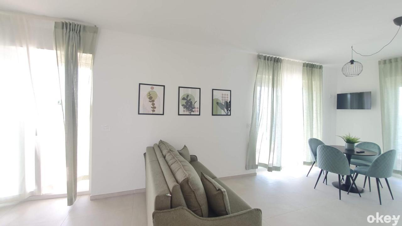 Appartement Mediterranea - Seaview, Pool & Garden Bari
