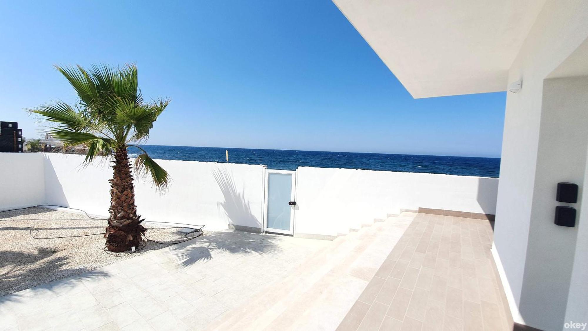 Mediterranea - Seaview, Pool & Garden Appartement